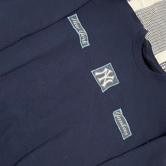 Custom Handmade New York Yankees Crewneck - Picture 4 of 4